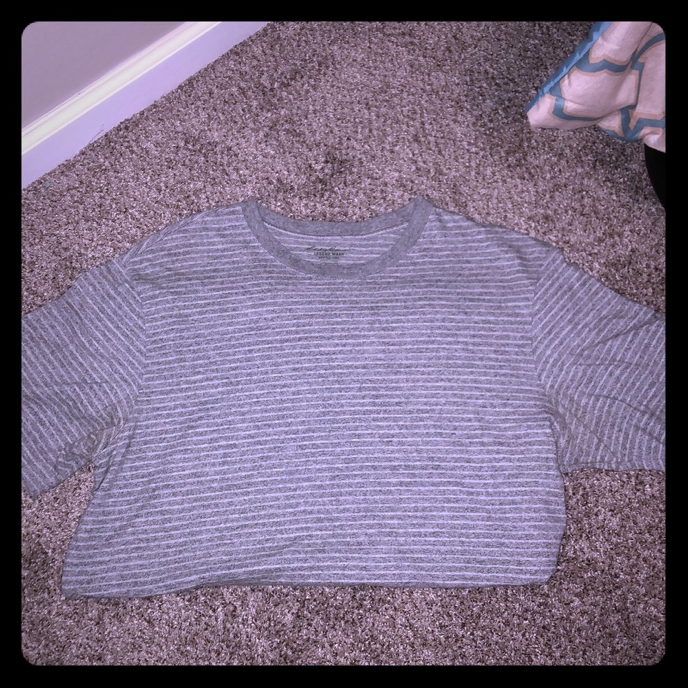 Men’s Gray and White Stripped T-Shirt